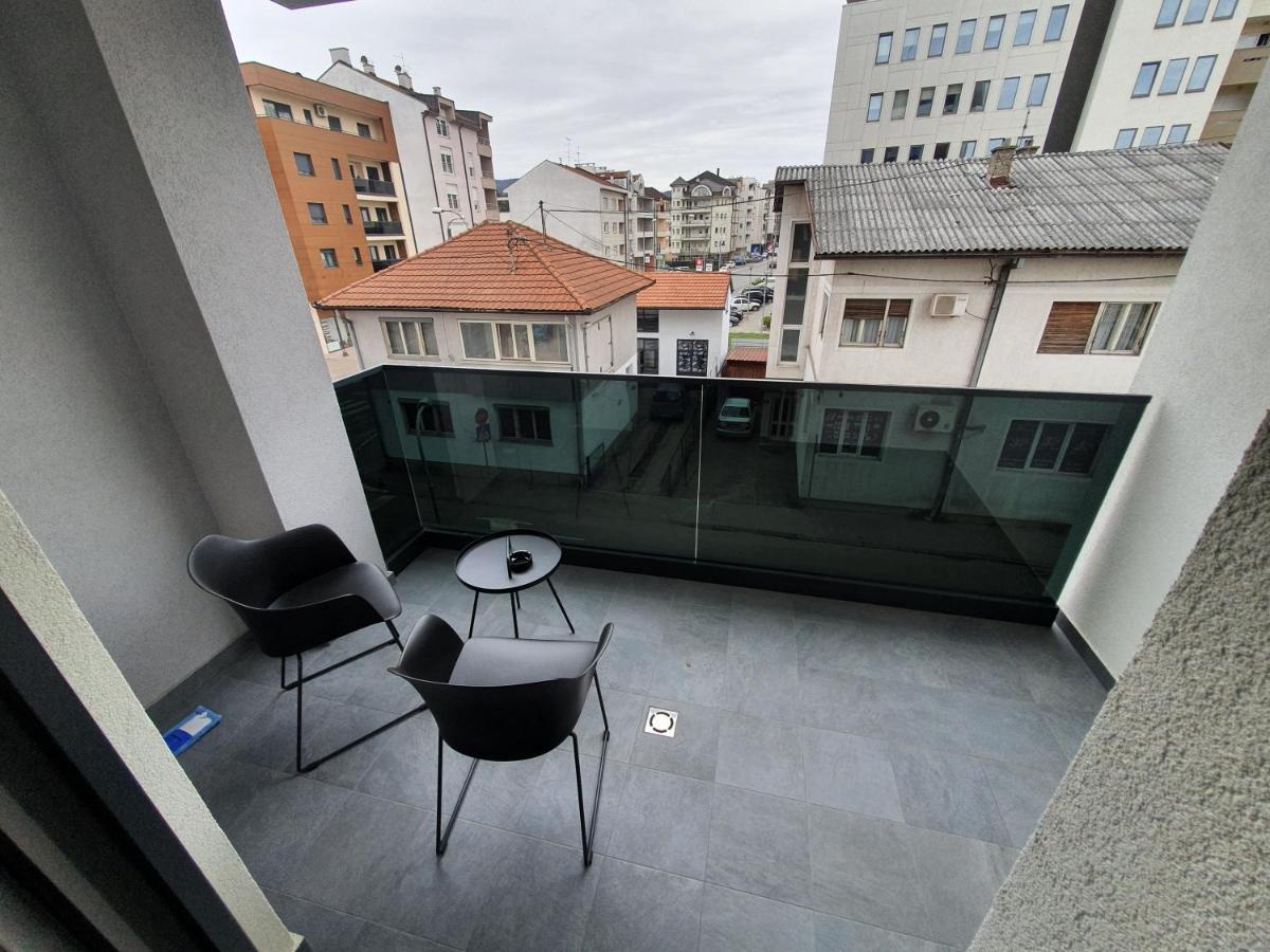Lux Opera 2 Apartment บันยาลูกา ภายนอก รูปภาพ